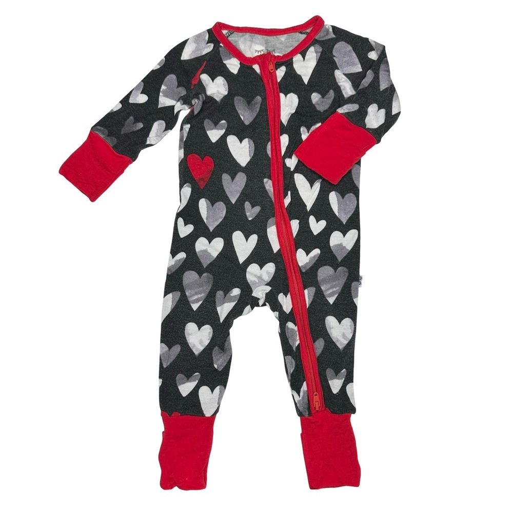 Little Sleepies‎ Monochrome Hearts Zippy